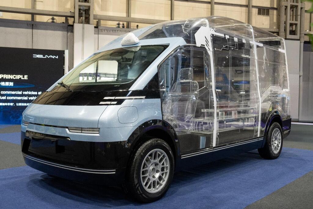 שניים סינים עם ואן גדול: צ'רי משיקה (עוד) מותג מסחריות