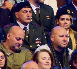 מחוץ למתחם המגודר. הרמטכ"ל זמיר