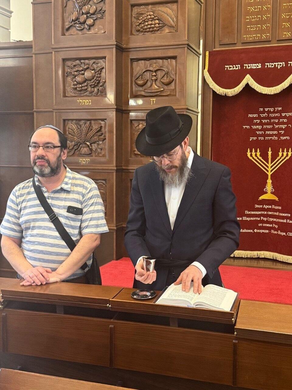 הרב לוי קמינצקי ויבגני-חיים האיש שעבר ברית מילה בגיל 60 בסיביר