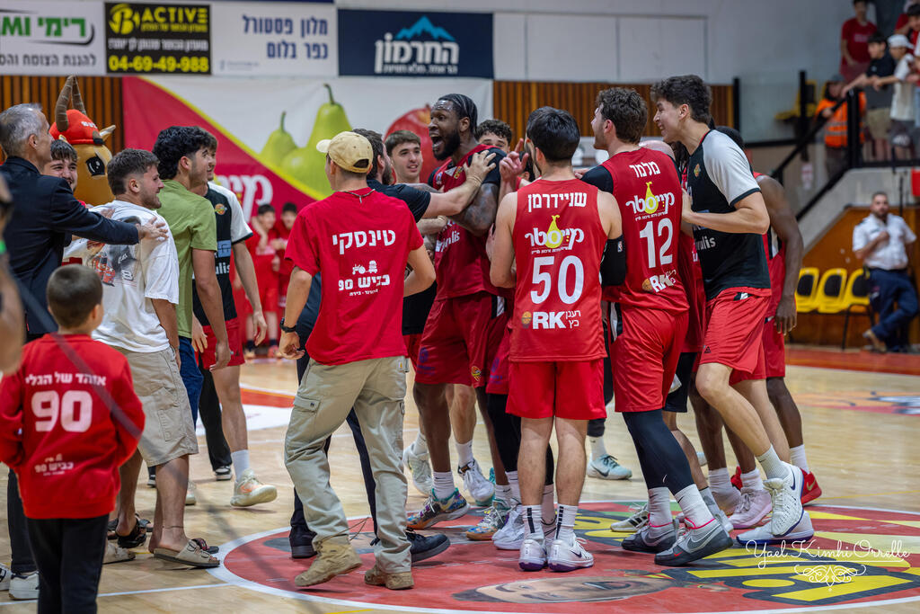 שחקני גליל חוגגים בסיום (צילום: יעל אוראל קמחי, הפועל גליל עליון) הפועל גליל עליון הפועל ת"א