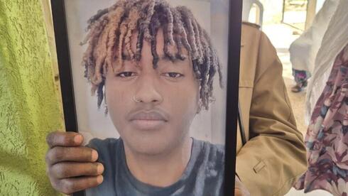 דסטאו ירד לחצר לפגוש חברים ונדקר למוות: 