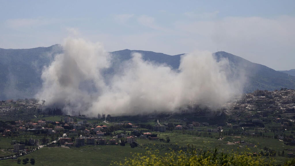 תיעוד מפיצוץ בדרום לבנון, היום (צילום: AFP) תקיפה בדרום לבנון
