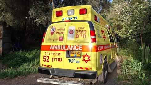 גבר וילד אותרו ללא רוח חיים בבית במושב ליד זכרון יעקב