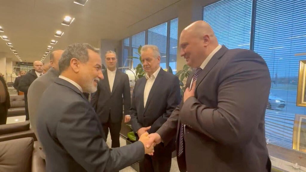 עראקצ'י בסנט פטרסבורג (צילום: Seyed Abbas Araghchi via Telegram/Handout via REUTERS ) ביקורו של עראקצ'י במוסקבה