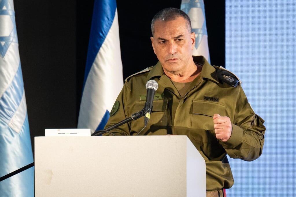 "קיים תפילה ועזב". אייל זמיר (צילום: דובר צה"ל ) הרמטכ"ל, רא"ל אייל זמיר בכנס עדכון מבצעי למפקדים