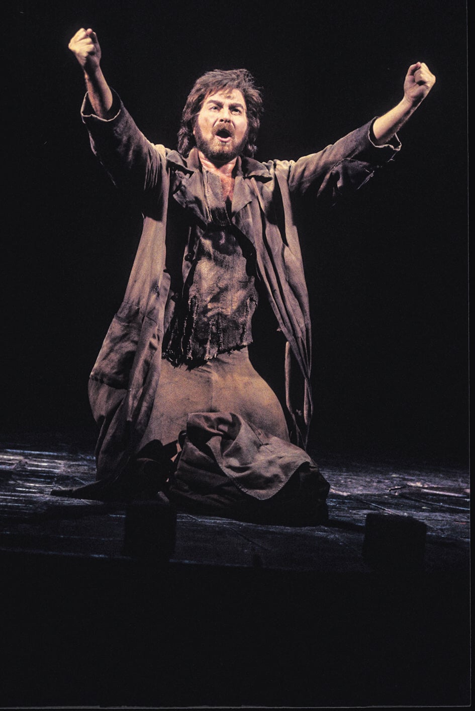 מתוך המחזמר "עלובי החיים", 1994 (צילום: שאול גולן) מתוך המחזמר "עלובי החיים", 1994