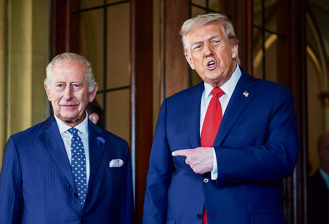 הנשיא טראמפ והמלך צ’רלס בפגישתם הקודמת | צילום: אי-פי, Evan Vucci