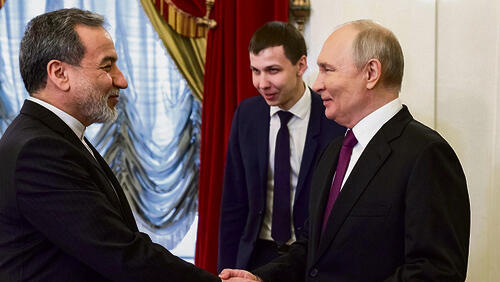 נשיא רוסיה פוטין עם שר החוץ האיראני עראקצ'י, אתמול