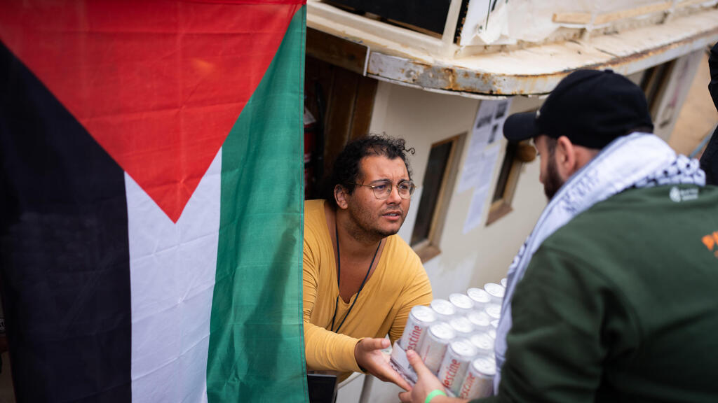 המשט יוצא מספרד (צילום: AP Photo/Joan Mateu Parra) המשט לעזה יוצא מספרד