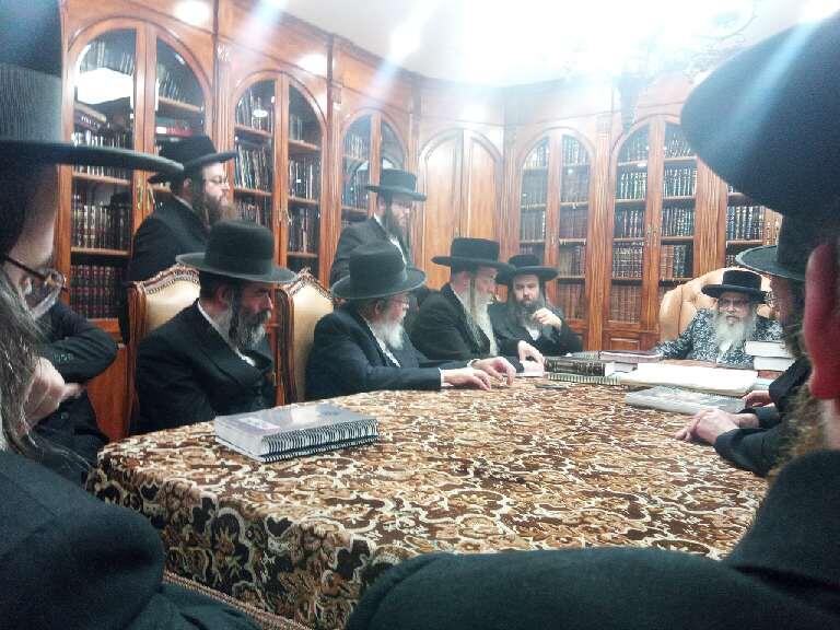 המפגש בביתו של האדמו"ר מסאטמר בניו יורק ניסיונות לגייס כספים לקרן עבור האברכים שלא מתגייסים
