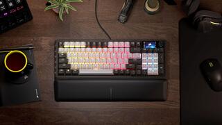 המקלדת VANGUARD 96 של Corsair 