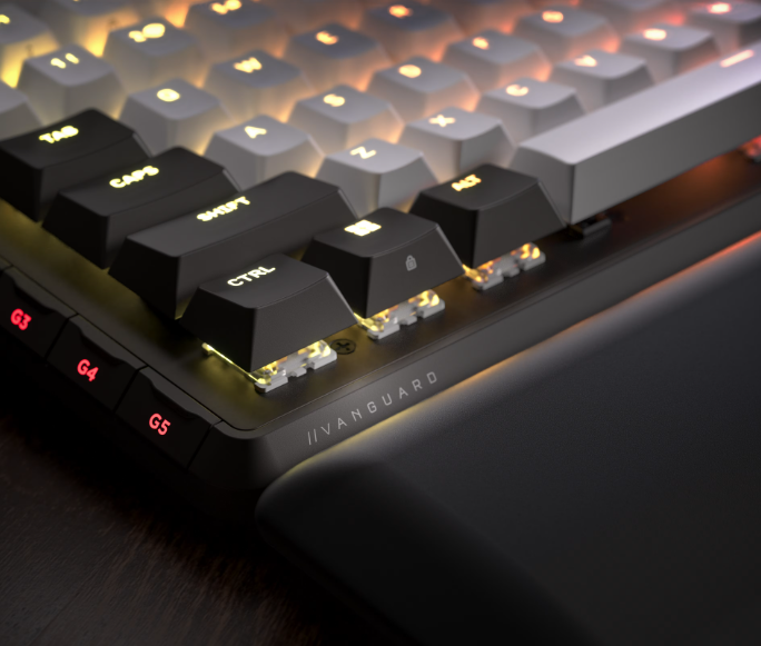 סווצ'ים מצוינים, אבל העתיד שייך למגנטי (Corsair ) המקלדת VANGUARD 96 של Corsair