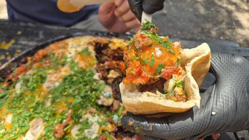 Chef turns a bonfire into a fine-dining experience