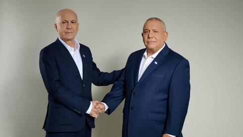 Экс-глава ШАБАКа Йорам Коэн вступил в партию Гади Айзенкота