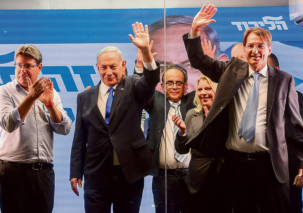 פעם הוא התגאה בהם. נתניהו, רעייתו ובכירי התנועה ב־2022 (יריב כץ) פעם הוא התגאה בהם. נתניהו, רעייתו ובכירי התנועה ב־2022