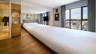 Curator Suite 1503