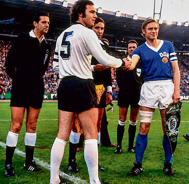 1974: הדרבי הגרמני בהמבורג (Getty Images, Getty Images) 1974: הדרבי הגרמני בהמבורג