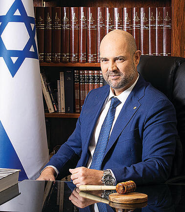 אלכס קולומויסקי