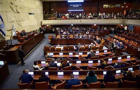 לקראת פיזור הכנסת: הקואליציה דוהרת לחקיקה - והכול תלוי בחרדים