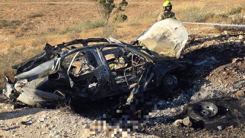 רכב התפוצץ ועלה באש בנגב, שני בני אדם נהרגו