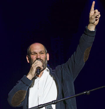 רזאל בהופעה בירושלים. פורץ דרך