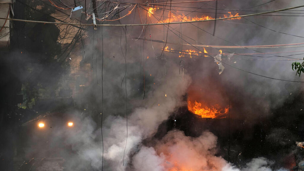 צילום: AP Photo/Manish Swarup לפחות 21 נספו בשריפה במלון בניו דלהי, הודו