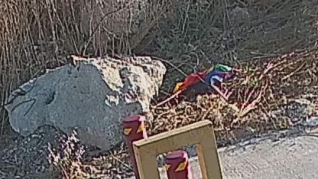 חייל בן 19 מעמק יזרעאל, נחקר במשטרת מגדל העמק והודה בכך שהשחית דגל גאווה בישוב בית לחם הגלילית (צילום: מ.א עמק יזרעאל) חייל בן 19 מעמק יזרעאל, נחקר במשטרת מגדל העמק והודה בכך שהשחית דגל גאווה בישוב בית לחם הגלילית