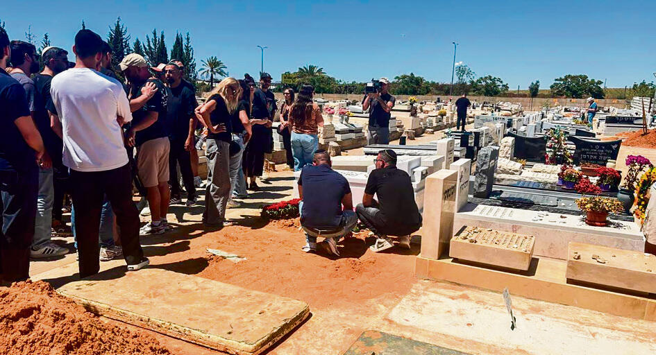הלוויה של ליה מלכה ז"ל, ביום שישי | צילום: מאיר תורג'מן הלוויה של ליה מלכה ז"ל, ביום שישי | צילום: מאיר תורג'מן