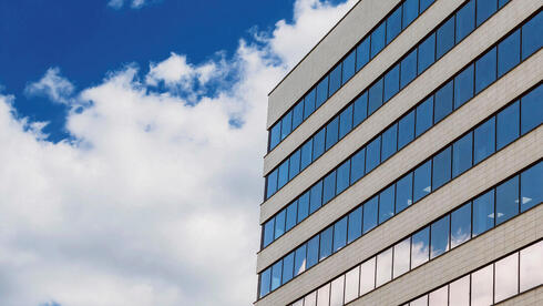 Tech meltdown turns offices into dead weight