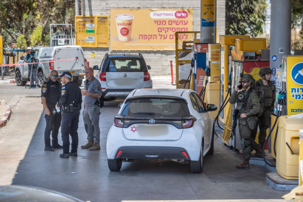 הזירה בתחנת דלק בכוכב יאיר