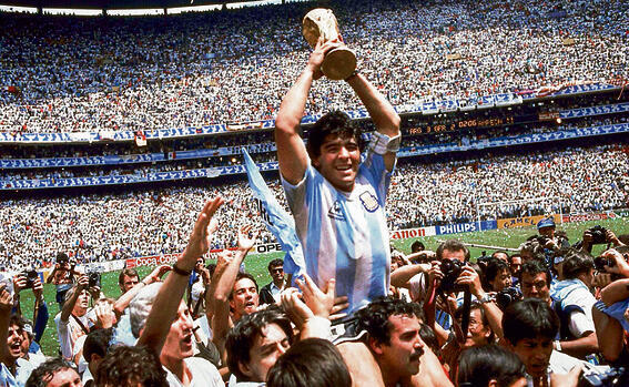 תופעת טבע על־אנושית. מראדונה וחבר