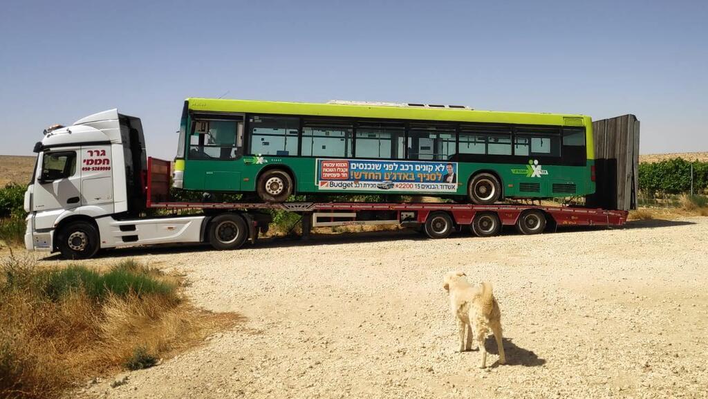 האוטובוס לפני שהפך לבית הארחה