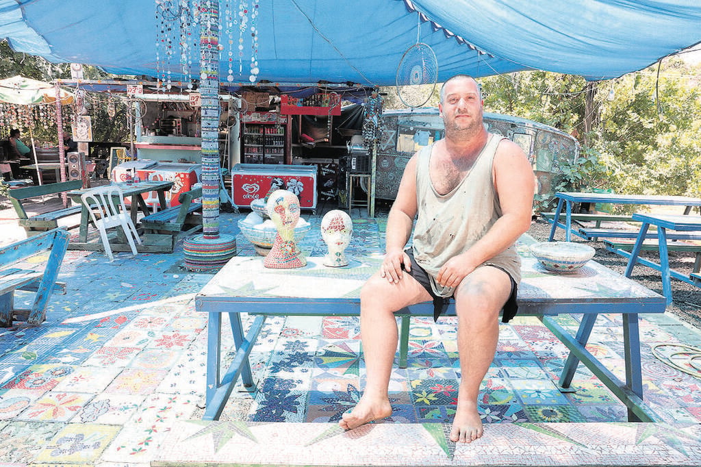 אילון שמעוני, מפעיל אתר קמפינג בשאר ישוב (צילום: שאולן גולן) אילון שמעוני, מפעיל אתר קמפינג בשאר ישוב