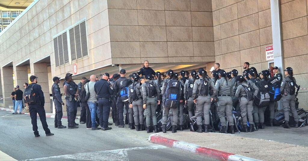 היערכות המשטרה לקראת מצעד הגאווה בתל אביב 2026 (צילום: מוטי קמחי) מצעד הגאווה בתל אביב 2026
