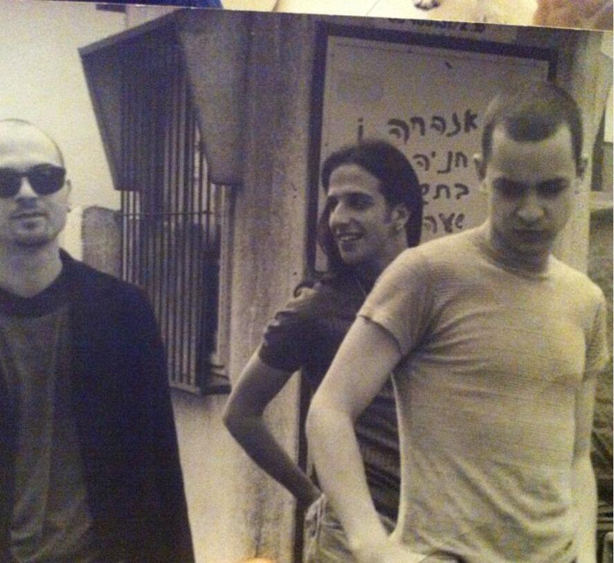 צריכים הרבה כוח. ג'נגו - הטריו, שנות ה-90 ג'נגו - הטריו, שנות ה-90