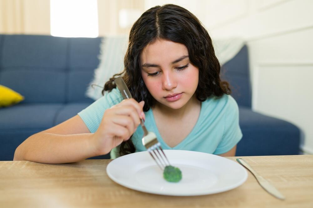 ''הייתה אומרת שהיא לא רעבה'' (צילום: shutterstock) אנורקסיה