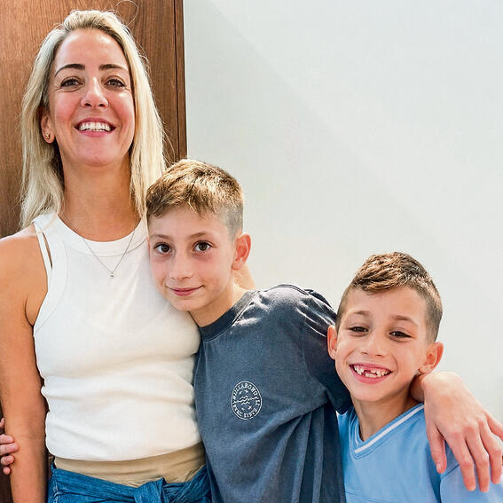 שני מקלב, אמא לשניים: "זה הגיע לרמה שהמורים צוחקים: 'מה, הוא עוד פעם במילואים?' הדבר הבסיסי זה לתת מענה לילדים, הם כל כך צריכים את זה" שני מקלב, אמא לשניים: "זה הגיע לרמה שהמורים צוחקים: 'מה, הוא עוד פעם במילואים?' הדבר הבסיסי זה לתת מענה לילדים, הם כל כך צריכים את זה"