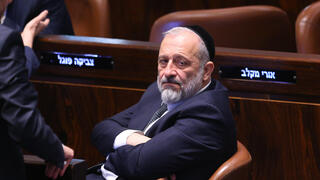 עסקן פוליטי, עבריין מורשע, פוגע בסמכות הרמטכ"ל