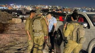 העברת החייל לידי המנהל האזרחי