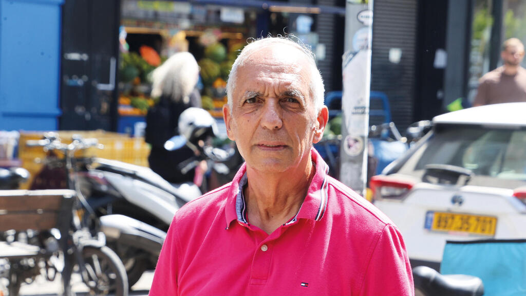 ד”ר שחורי בסיור בתל־אביב (Moti_Kamchi) ד”ר שחורי בסיור בתל־אביב