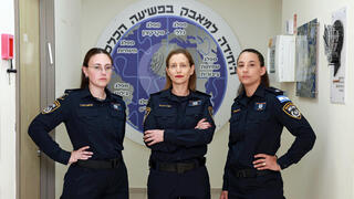 החוקרות ממפלג השחיתות הציבורית (מימין לשמאל): רפ"ק דיתי צאלים, סנ"צ יעל רייכרט ורס"ר מיקה הדרי