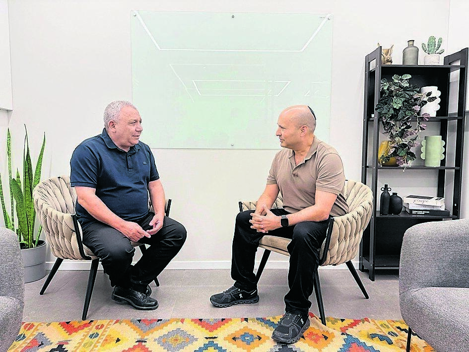 בנט לא השלים עם ההובלה של איזנקוט בגוש השינוי נפתלי בנט וגדי איזנקוט