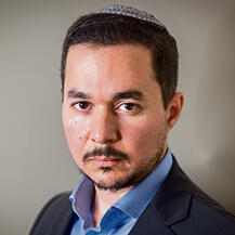אילוז. עמוד שדרה (אלכס קולומויסקי) אילוז. עמוד שדרה