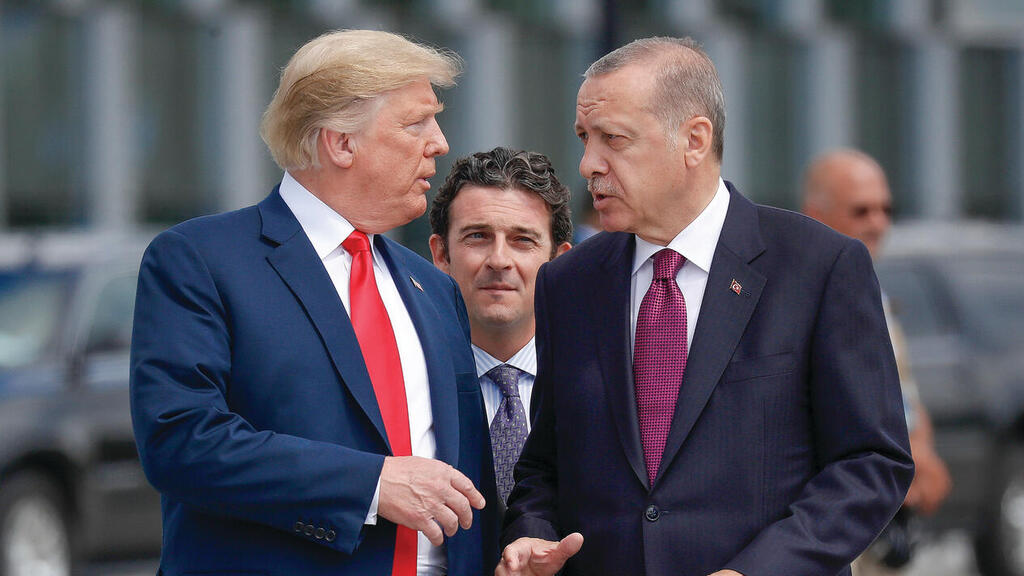 "מנהיג משכמו ומעלה". טראמפ וארדואן (Pablo Martinez Monsivais, AP) "מנהיג משכמו ומעלה". טראמפ וארדואן