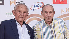 מימין: אריה ונחום ויסמן