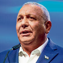 איזנקוט. ריצת מרתון (AP PhotoAriel Schalit) איזנקוט. ריצת מרתון