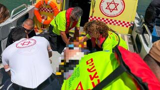 אישה נפצעה ממנוע של סירה בכינרת, מצבה קשה