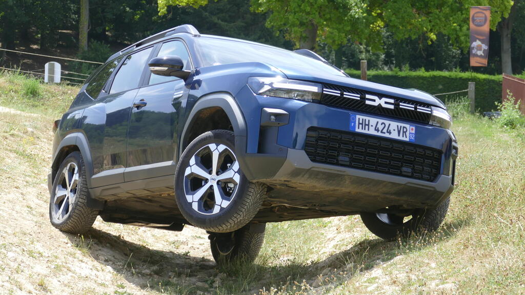 דאצ'יה ביגסטר היברידי 4X4 (סיבוב בזק) - לקהל הרחב דאצ'יה ביגסטר היברידי 4X4 (סיבוב בזק) - לקהל הרחב