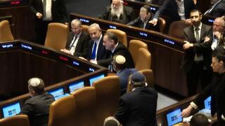 הדיון על הקפאת מעצרי העריקים: האופוזציה צעקה "לך" ו"בושה" לנתניהו