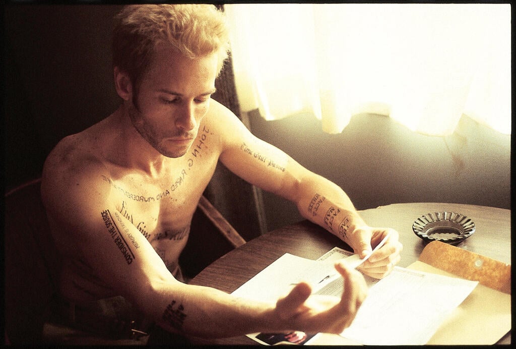 From 'Memento' (Photo: Courtesy of Yes) מתוך "ממנטו"